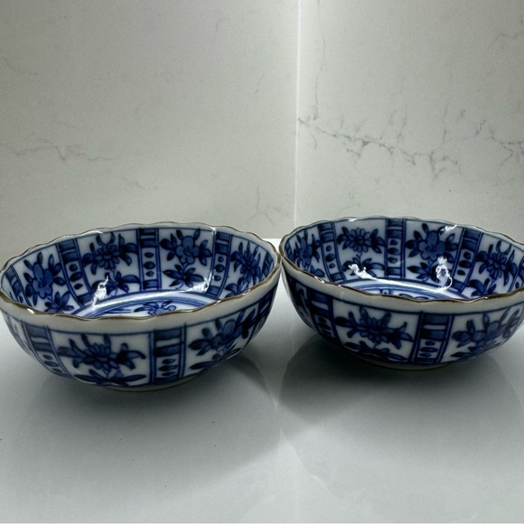 Set of two- blue and white classic rice bowls - Picture 3 of 7